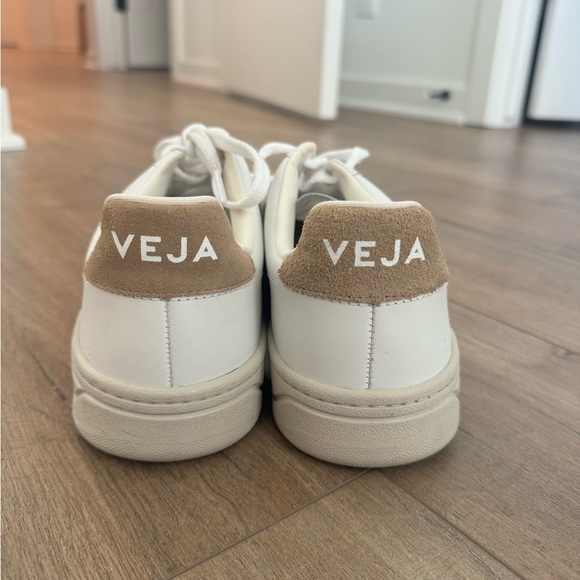 VEJA V-12 LEATHER WHITE DUNE - Picture 2 of 4